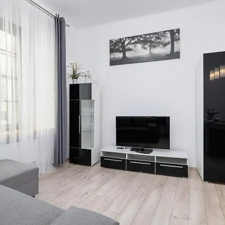 Апартаменты Spacious, 2 Bedrooms Cracow Centre By Renters Краков
