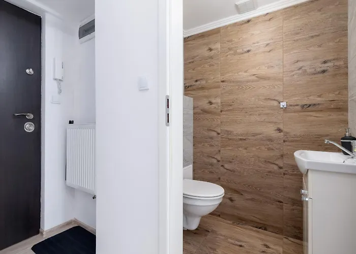 Spacious, 2 Bedrooms Cracow Centre By Renters Kraków