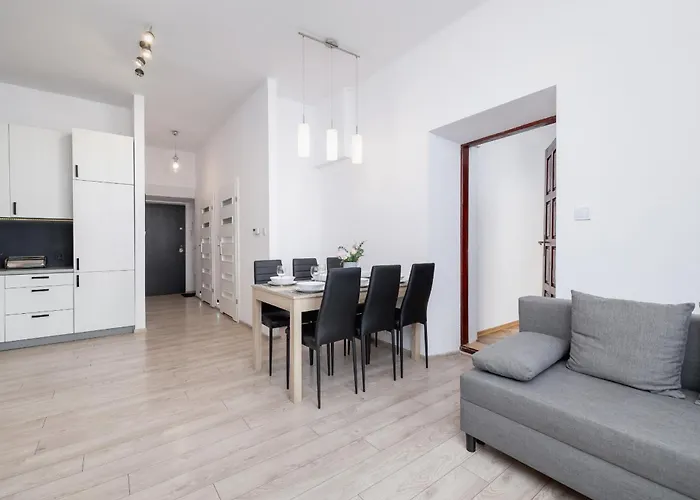 Spacious, 2 Bedrooms Cracow Centre By Renters Kraków