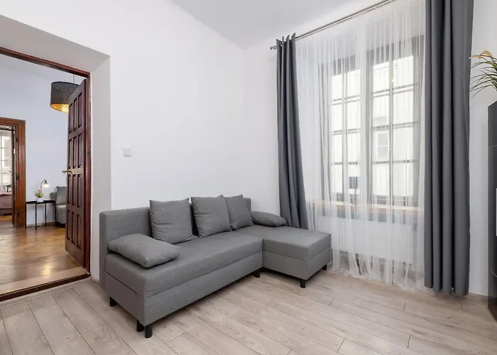 Spacious, 2 Bedrooms Cracow Centre By Renters Apartament *