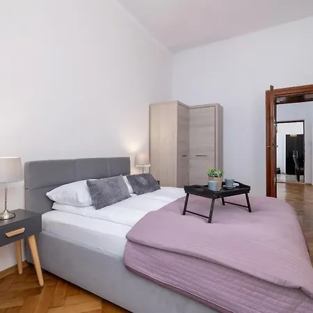 Spacious, 2 Bedrooms Cracow Centre By Renters クラクフ